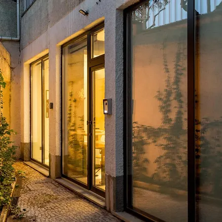Modern Retreat With Private Courtyard カスカイス