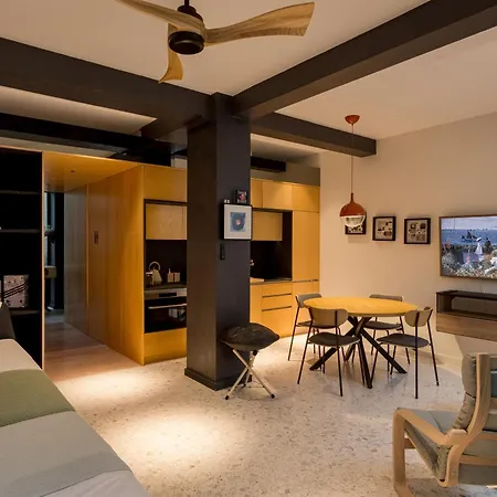 アパート Modern Retreat With Private Courtyard カスカイス