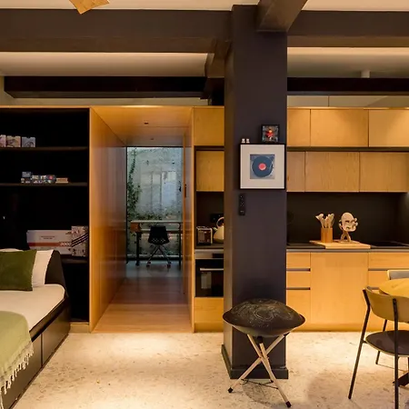 Modern Retreat With Private Courtyard アパート *
